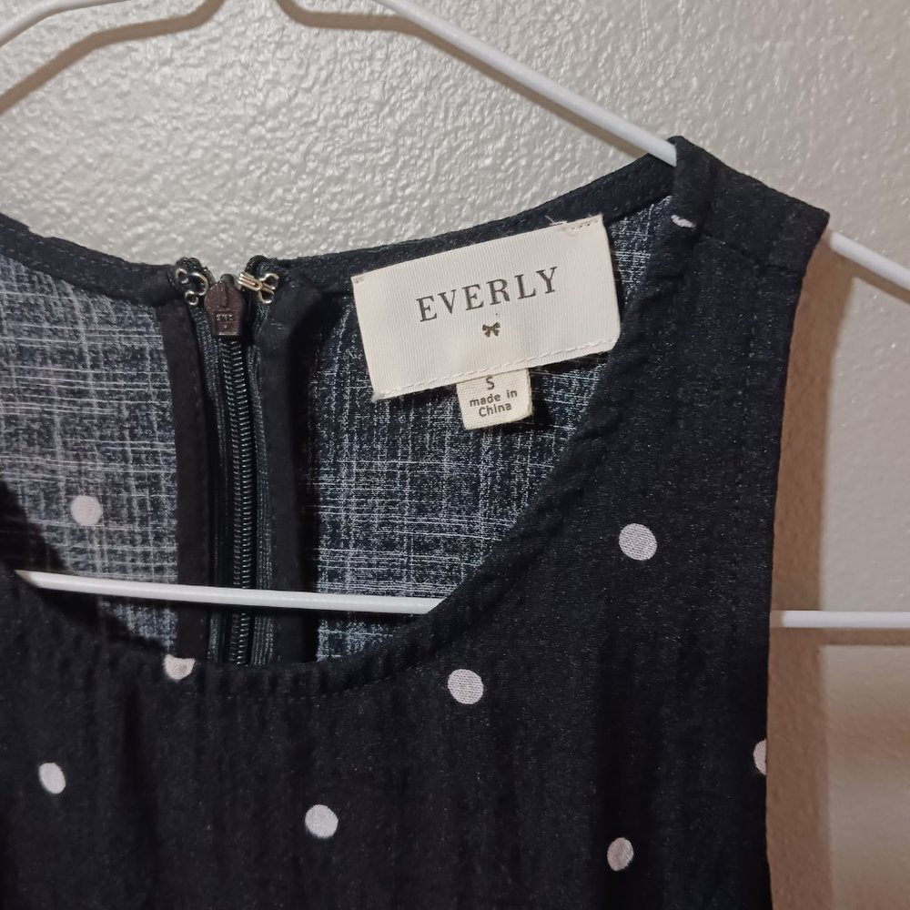 Everly Black White Polka Dot Open Back Sleeveless Top Size Small - Picture 2 of 4
